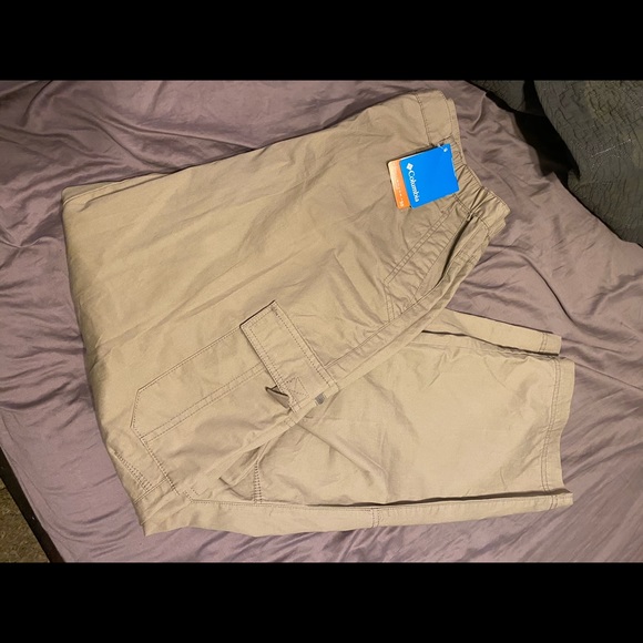 Hiking cargo pants never worn - Picture 2 of 7